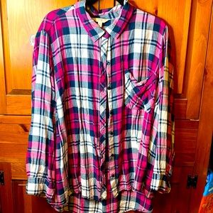 Terra & Sky brand size 4X plaid shirt with pocket. Excellent condition.